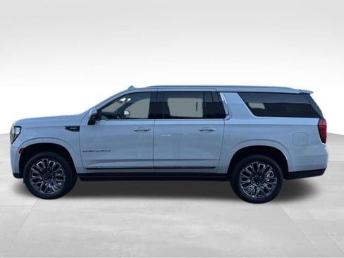 Used 2024 GMC Yukon XL Denali Ultimate image 2