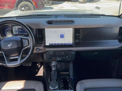 Used 2022 Ford Bronco Wildtrak AWD/4WD image 9