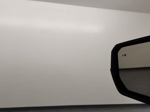 Used 2024 Chevrolet Colorado Trail Boss w/ Technology Package image 19