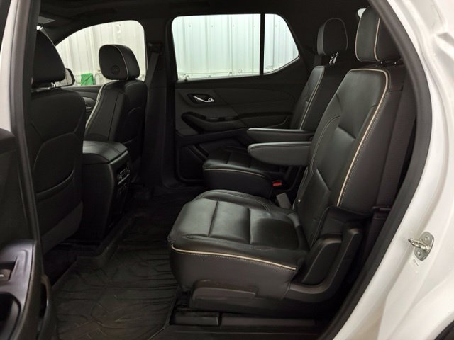 Used 2023 Chevrolet Traverse Premier w/ Redline Edition AWD/4WD image 23