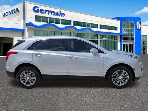 Used 2017 Cadillac XT5 Luxury AWD/4WD image 4