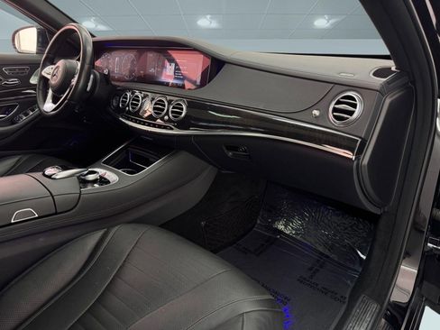 Used 2018 Mercedes-Benz S 560 Sedan image 22