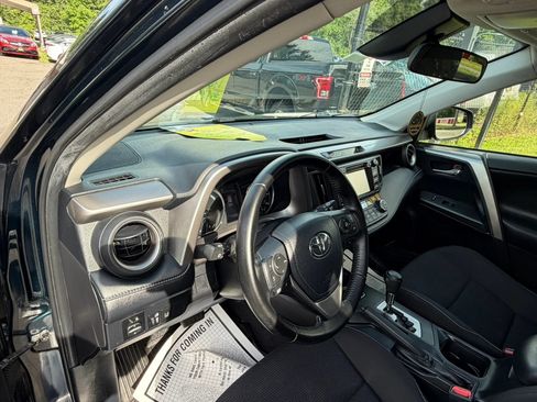 Used 2017 Toyota RAV4 XLE w/ All Weather Liner Package AWD/4WD image 9