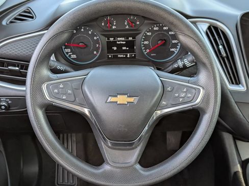 Used 2021 Chevrolet Malibu LS FWD image 11