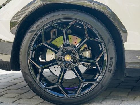 Used 2023 Lamborghini Urus Performante image 32