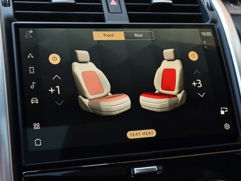 Certified 2024 Land Rover Discovery Dynamic SE image 21