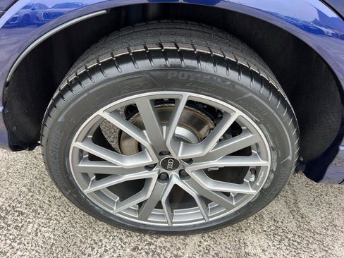 Certified 2025 Audi Q3 2.0T Premium Plus w/ Premium Plus Package image 17