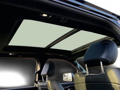 Used 2020 RAM 1500 Laramie image 16