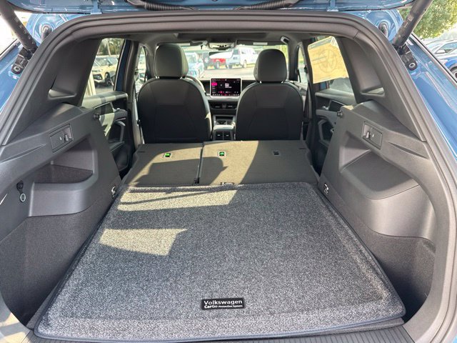 New 2026 Volkswagen Tiguan SE R-Line AWD/4WD image 38