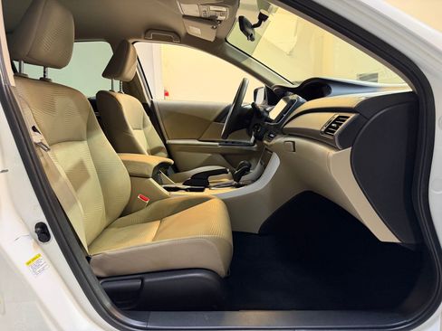 Used 2014 Honda Accord LX image 40