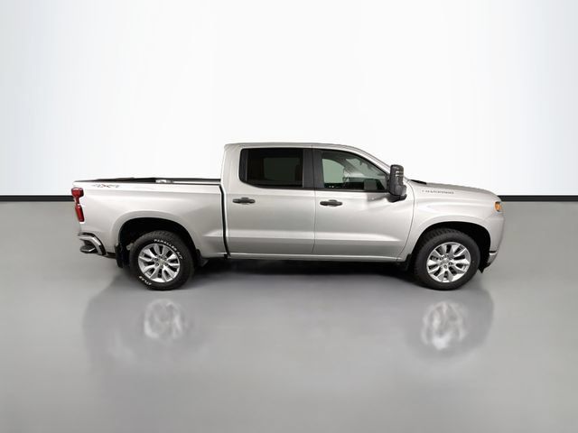 Used 2022 Chevrolet Silverado 1500 Custom w/ Safety Confidence Package AWD/4WD image 8