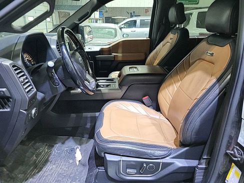 Used 2017 Ford F150 Limited image 9