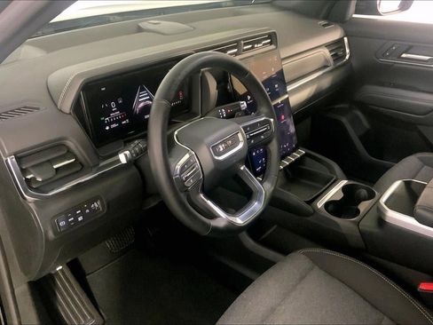 Used 2025 GMC Terrain Elevation AWD/4WD image 16