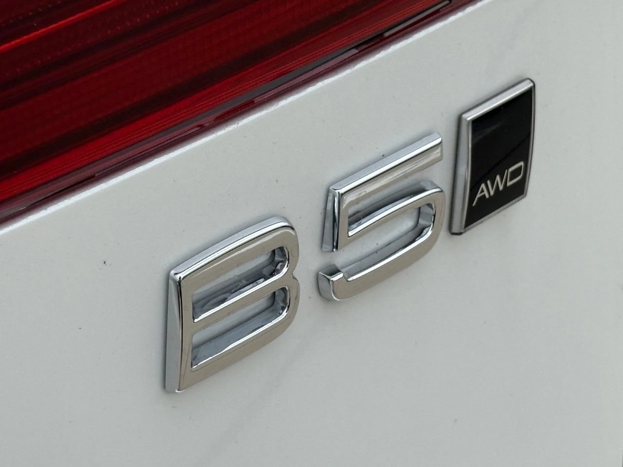 New 2026 Volvo XC60 B5 Plus w/ Protection Package Premier AWD/4WD image 10