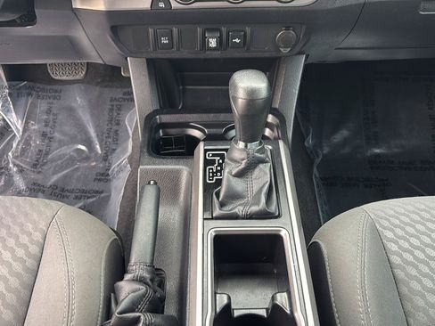 Used 2021 Toyota Tacoma SR5 RWD image 29