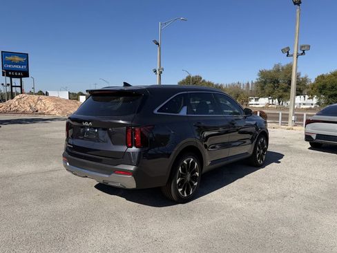 New 2026 Kia Sorento S image 4