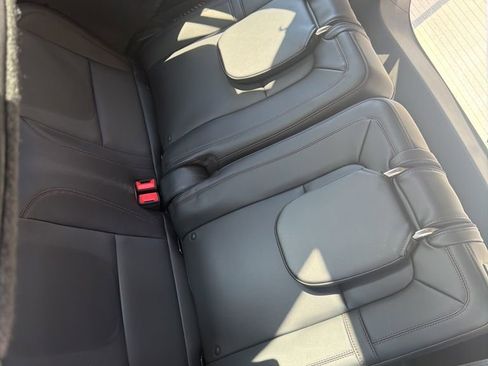 Used 2023 Lincoln Aviator Reserve w/ Equipment Group 201A image 11