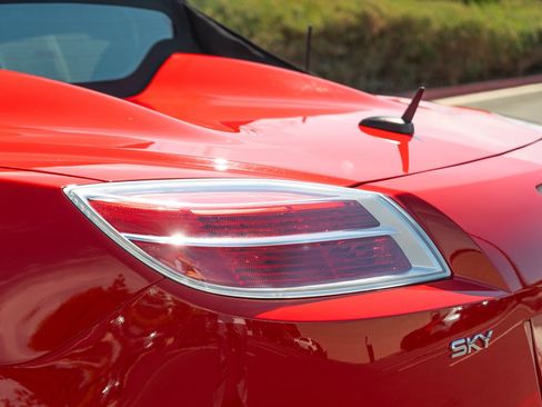 Used 2007 Saturn Sky w/ Premium Trim Pkg RWD image 16