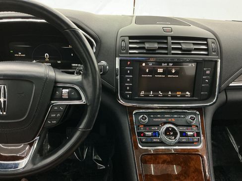 Used 2017 Lincoln Continental Reserve w/ Climate Package AWD/4WD image 32