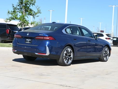 New 2026 BMW 530i xDrive w/ Convenience Package AWD/4WD image 8