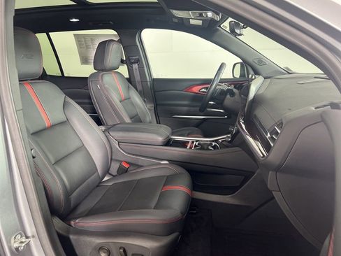 Used 2024 Chevrolet Traverse RS FWD image 15