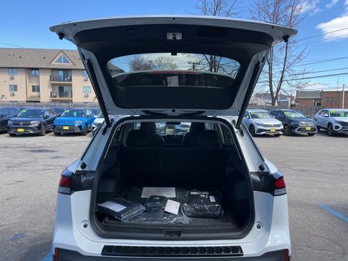New 2026 Volkswagen Tiguan SE AWD/4WD image 14