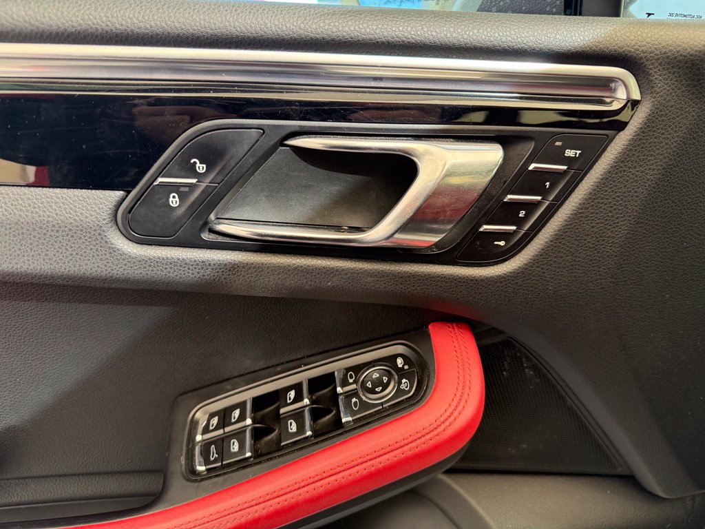 Used 2017 Porsche Macan AWD/4WD image 12