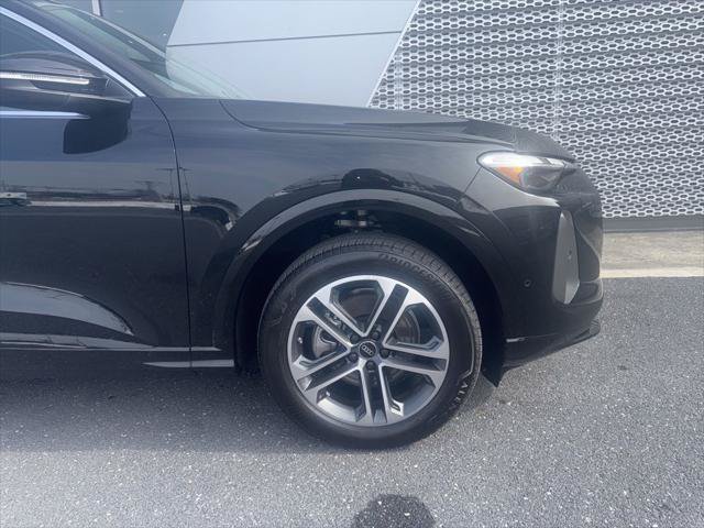 Used 2025 Audi Q5 Premium w/ 19" Wheel Package AWD/4WD image 4
