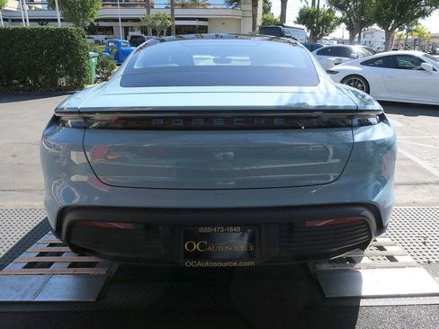 Used 2022 Porsche Taycan image 8