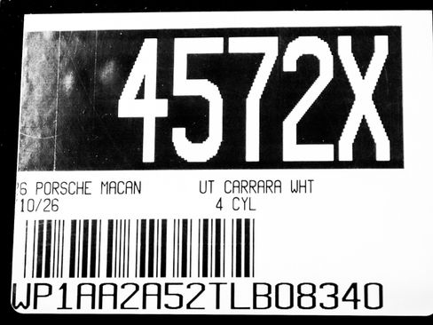 New 2026 Porsche Macan image 32