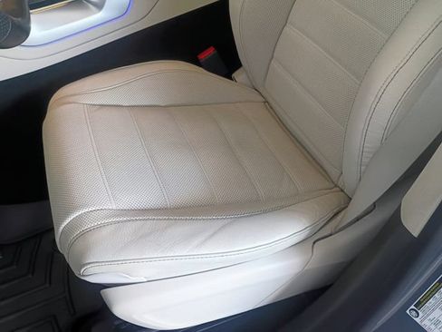 Used 2024 Mercedes-Benz GLS 580 4MATIC image 21