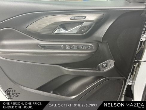 Used 2020 GMC Terrain SLT w/ Preferred Package FWD image 18