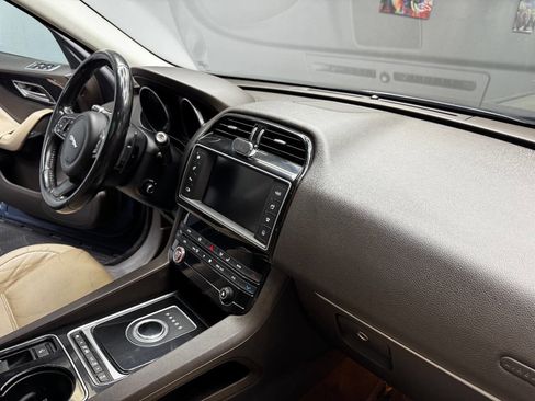 Used 2017 Jaguar F-PACE Prestige image 53