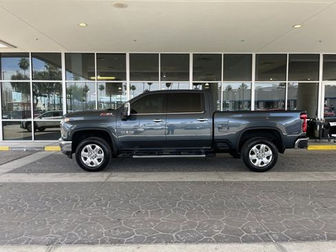 Used 2020 Chevrolet Silverado 2500 LTZ w/ LTZ Texas Edition image 2