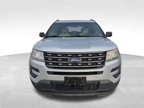 Used 2017 Ford Explorer FWD image 8
