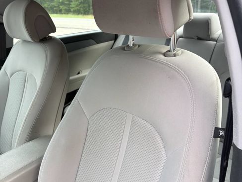 Used 2017 Hyundai Sonata SE FWD image 39