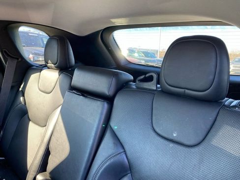 Used 2020 Jeep Cherokee Limited image 17