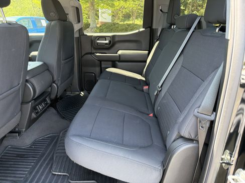 Used 2022 Chevrolet Silverado 1500 LT AWD/4WD image 20