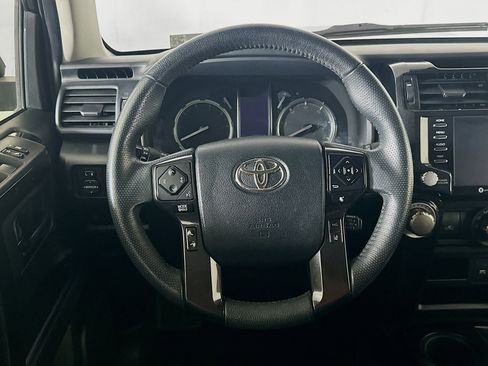 Used 2021 Toyota 4Runner TRD Off-Road Premium AWD/4WD image 17