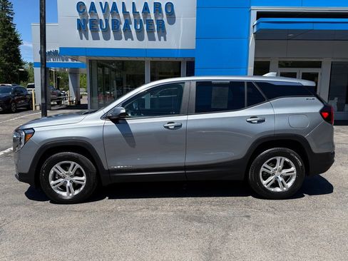 Used 2024 GMC Terrain SLE AWD/4WD image 8