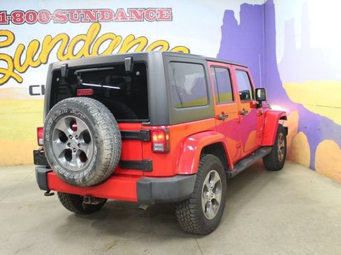 Used 2016 Jeep Wrangler Unlimited Sahara w/ Dual Top Group AWD/4WD image 8