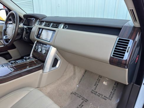 Used 2015 Land Rover Range Rover Supercharged image 14