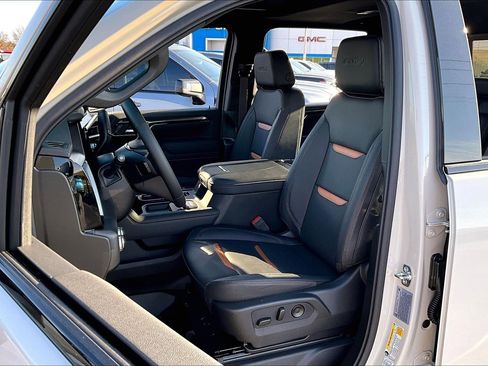 New 2026 GMC Sierra 2500 AT4 w/ AT4 Premium Plus Package image 9