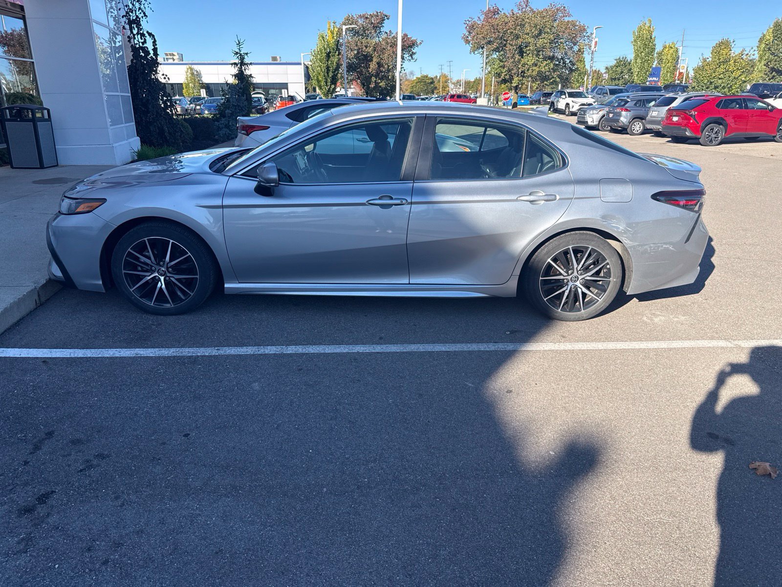 Used 2024 Toyota Camry SE FWD image 4