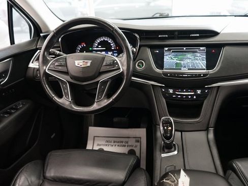 Used 2017 Cadillac XT5 Luxury w/ Driver Awareness Package image 11