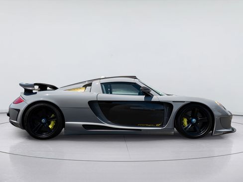 Used 2004 Porsche Carrera GT RWD image 4