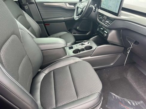 New 2025 Ford Escape SE image 46