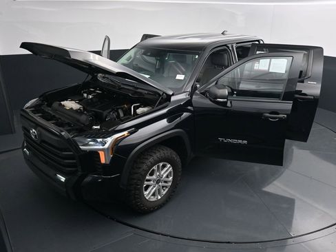 Used 2024 Toyota Tundra SR5 w/ SR5 Convenience Package AWD/4WD image 39