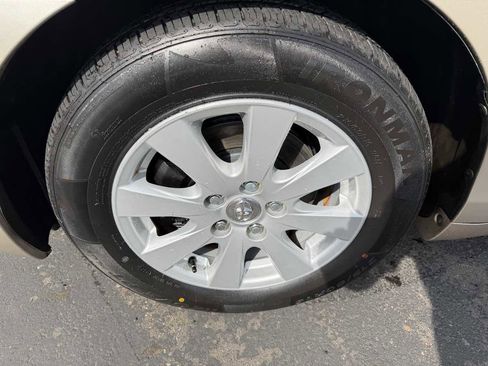 Used 2009 Toyota Camry FWD image 8