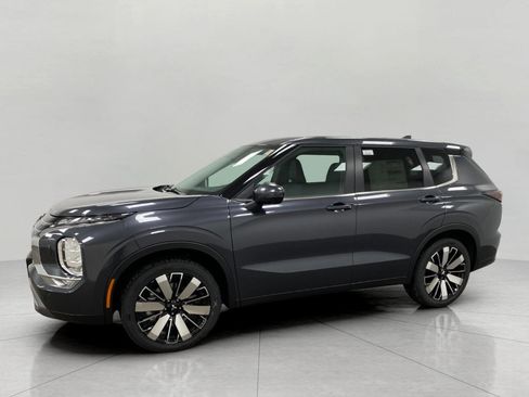 New 2026 Mitsubishi Outlander SE image 8